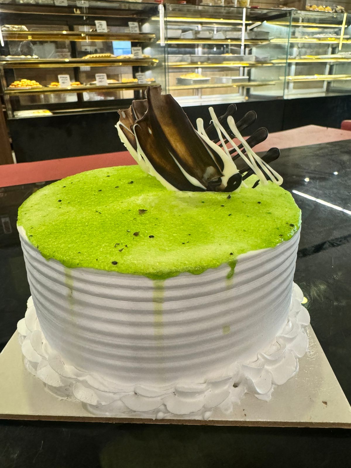 Kiwi fresh cream Birthday cake